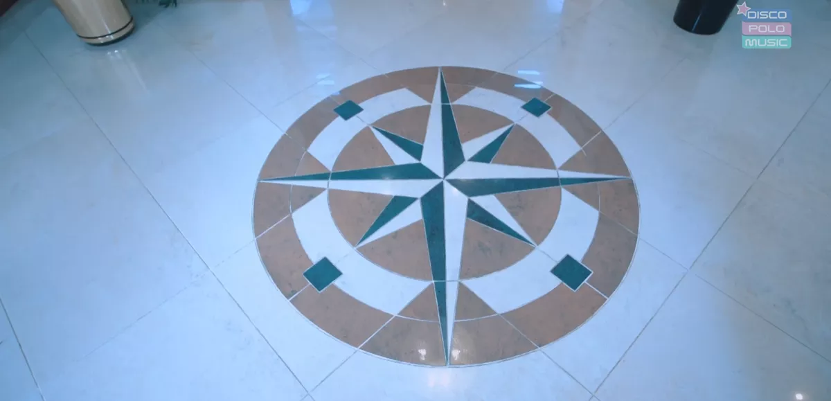 Co skrywa WIELKA posiadłość znanego muzyka disco polo? Robert Sasinowski Skaner pokazuje wnętrze swojego domu! 